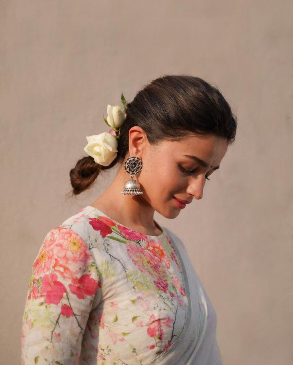 White Dola Silk Digital Print Saree, Alia Gangubai Inspired Party Wear Blouse Fabric
