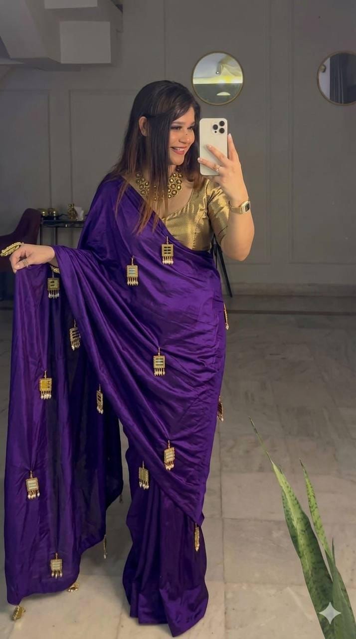 Cream Chinon Saree, Mirror Work, Moti Latkan, Kaudi Details, Contrast Blouse