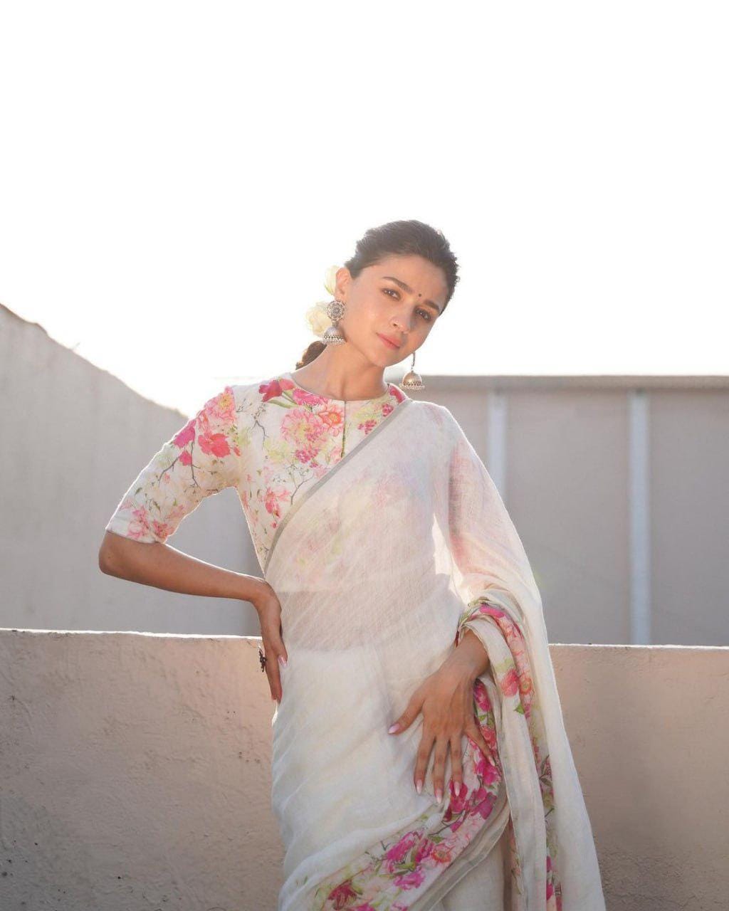 White Dola Silk Digital Print Saree, Alia Gangubai Inspired Party Wear Blouse Fabric