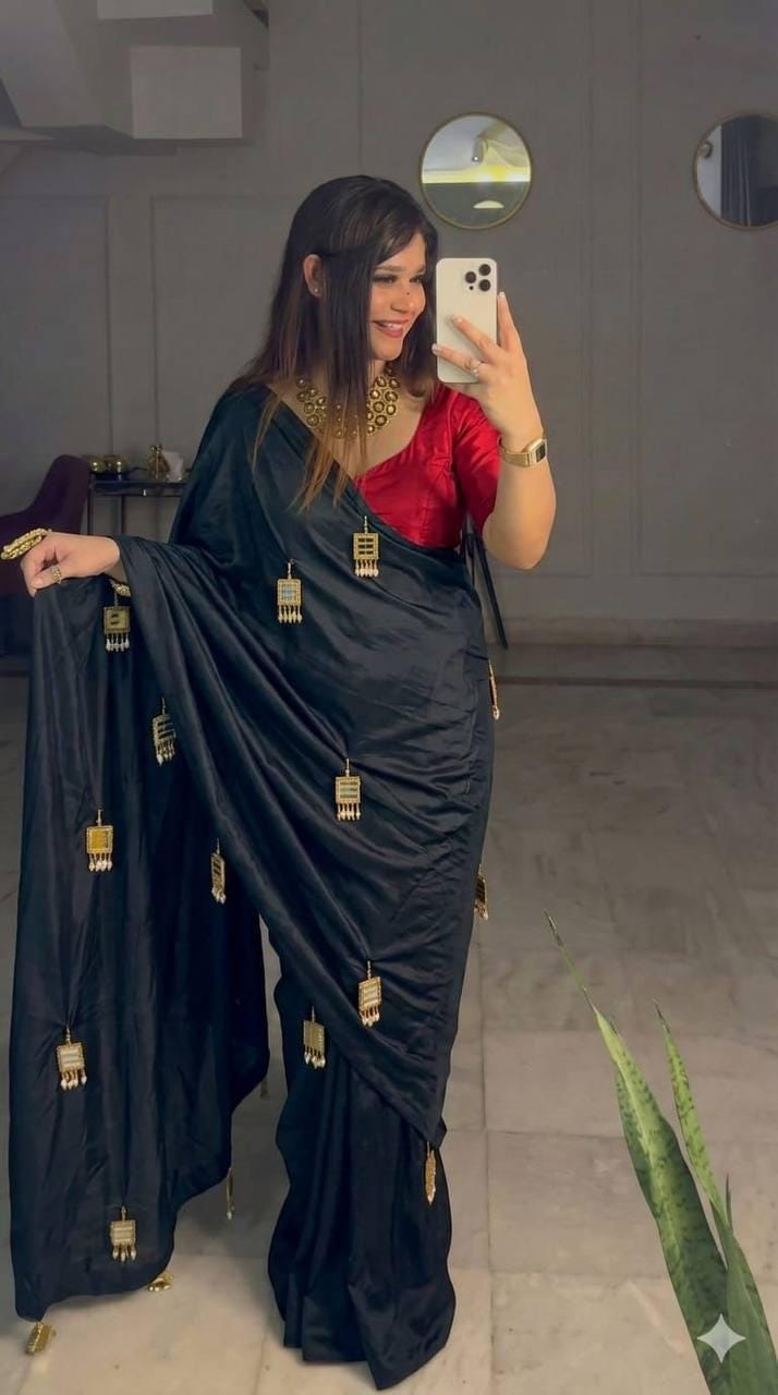 Cream Chinon Saree, Mirror Work, Moti Latkan, Kaudi Details, Contrast Blouse